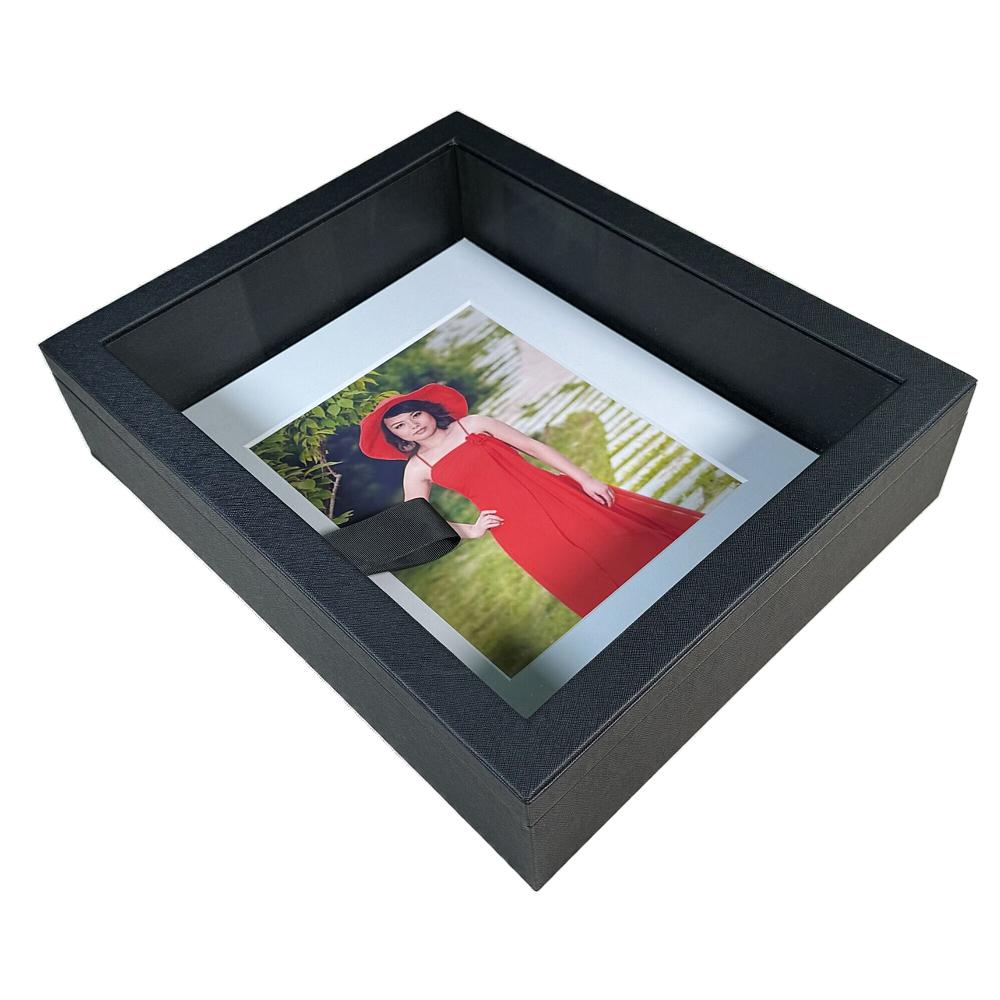 Mat photo box